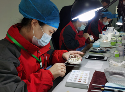 四川瑞珏研发孵化中心正式揭牌，加大研发投入助力教学设备开发